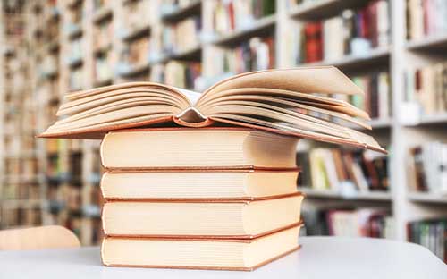成人高考入学后学费是多少钱？在学信网可以查吗？