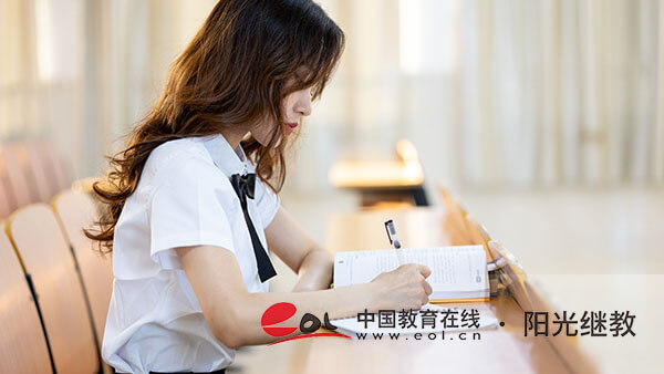 成人高考怎么提前报名？要准备哪些材料？