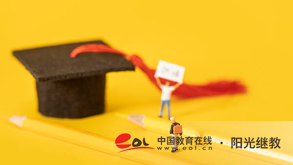 成人高考学历能考取公务员吗？有什么适合的专业？