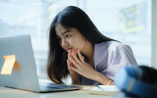 自考能报名四门科目吗？只能考一个专业吗？