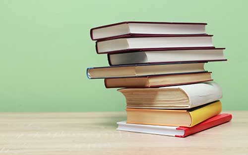 自考报名的学校在哪里查？是先考试再选学校吗？