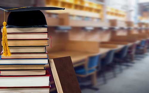 自考大专报名怎么选学校？哪些专业好考？