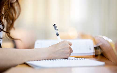 自学考试报名的流程包括什么？成绩在哪查询？