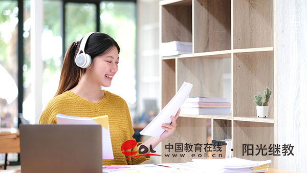 自考助学是什么意思？获得的文凭含金量高吗？